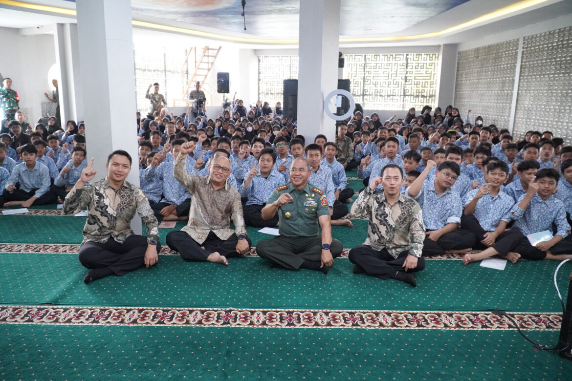 Dankodiklatad Berikan Pembekalan Wawasan Kebangsaan Kepada Pelajar SMP Prima Cendekia Islami