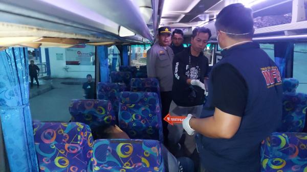 Seorang Penumpang Bus Merdeka Ditemukan Meninggal Dunia, Polres Tasikmalaya Kota Melakukan Penyelidikan