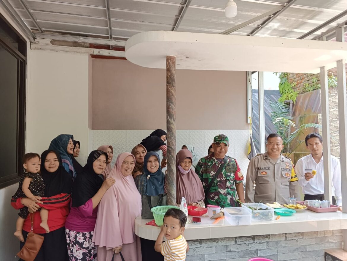 Tingkatkan Sinergitas, Polsek Rajadesa Polres Ciamis Datang ke Pemukiman Warga di Desa Sinarbaya