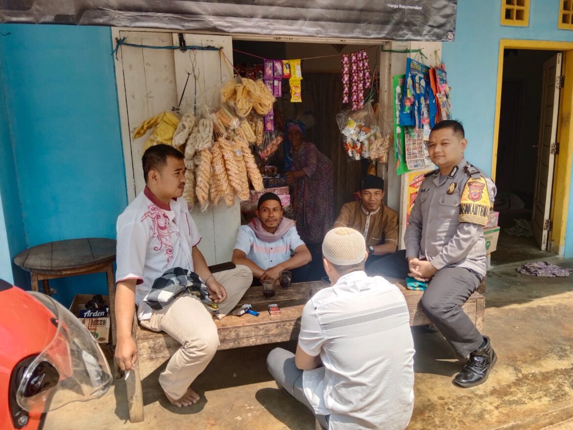Antisipasi Gangguan Kamtibmas, Polsek Sukadana Polres Ciamis Kunjungan Silaturahmi kepada Warga Desa Bunter