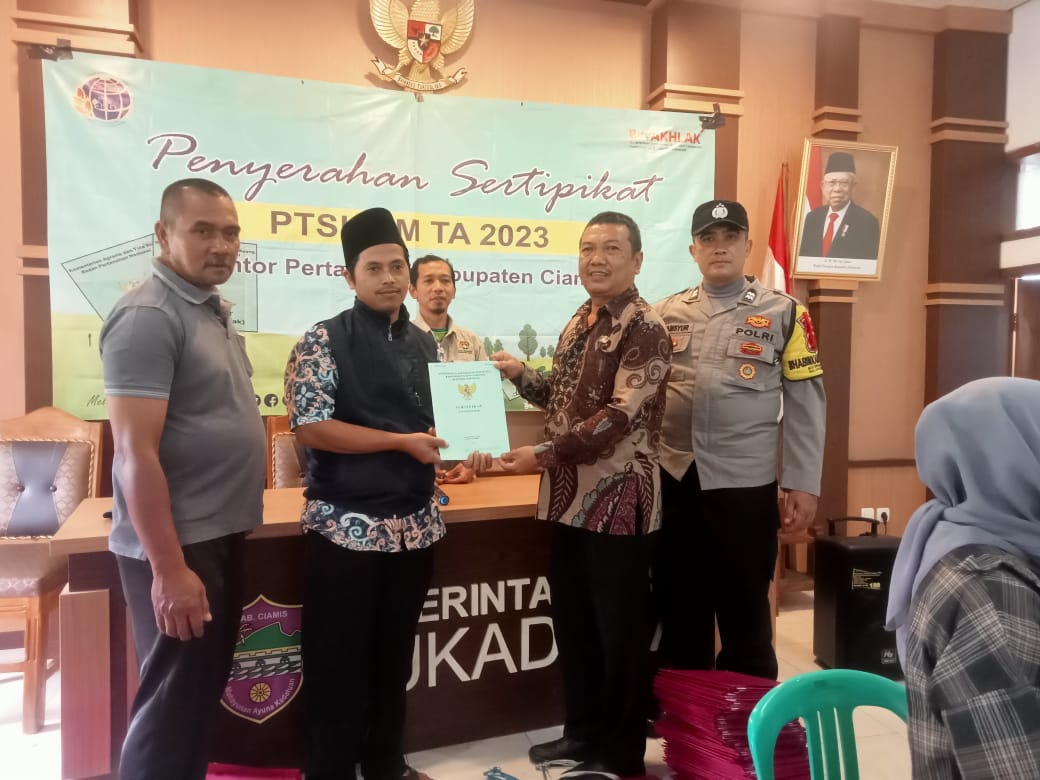 Polsek Sukadana Polres Ciamis, Monitoring Penyerahan Sertifikat PTSL di Desa Sukadana