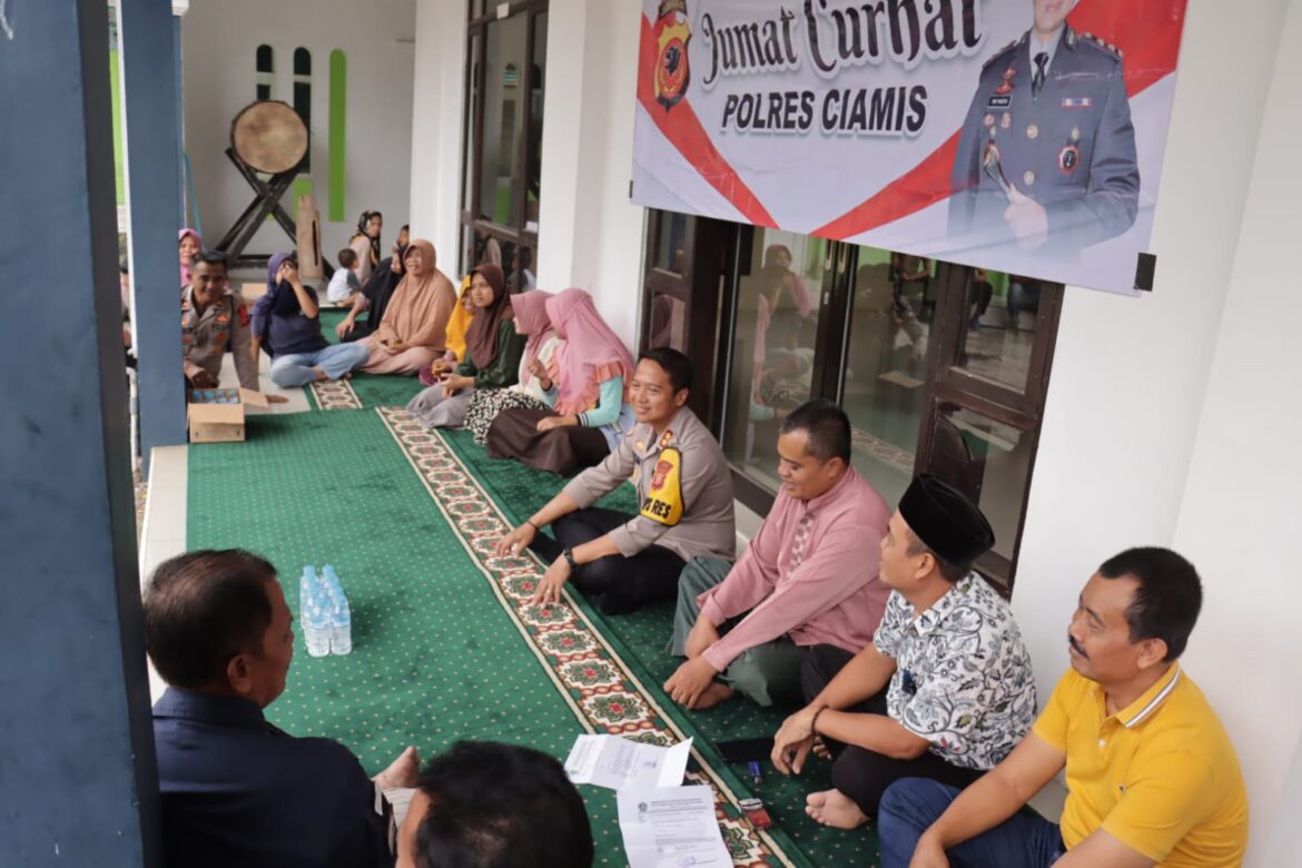 Jum’at Curhat: Kapolres Ciamis Terima Masukan, Keluhan dan Curhatan Dari Warga Desa Payingkiran