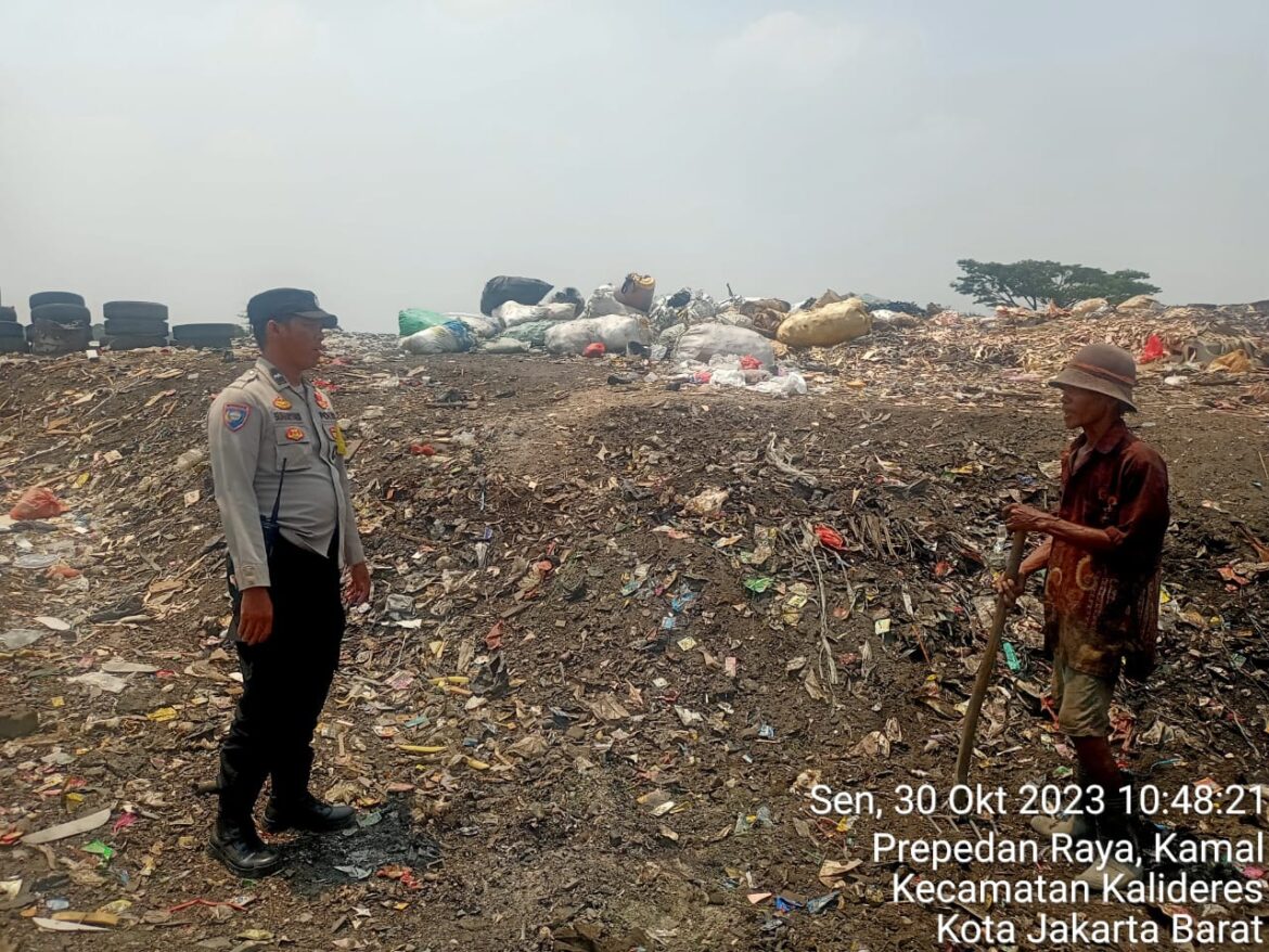 Maraknya Kebakaran di Tempat Penampungan Sampah: Polsek Kalideres Tingkatkan Sosialisasi kepada Warga