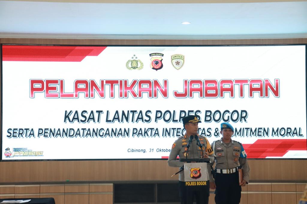 Kapolres Bogor Pimpin Upacara Pelantikan Kasat Lantas