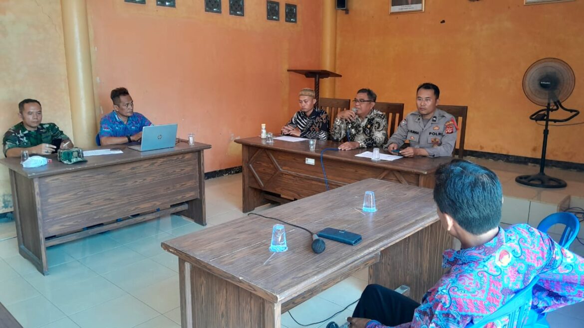 Polsek Banjarsari Polres Ciamis Hadiri Musdes Desa Ciulu
