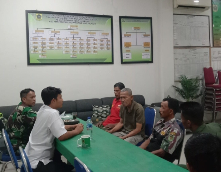 Jalin Sinergitas,Babinsa Koramil 0621-23/PP Peltu Jajang Komsos dengan AparaturDesa Lumpang