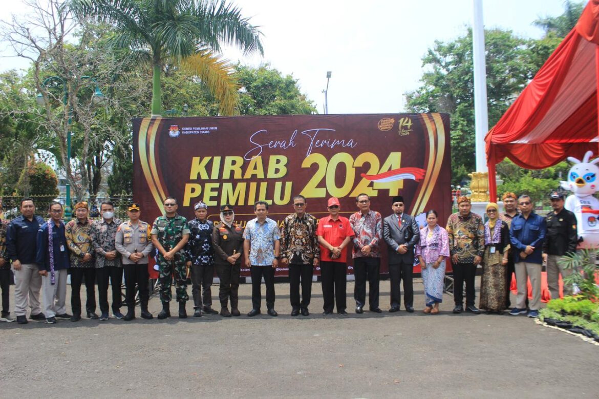 Puluhan Personel Gabungan Amankan Gelaran Kirap Pemilu 2024 Tingkat KPU Ciamis