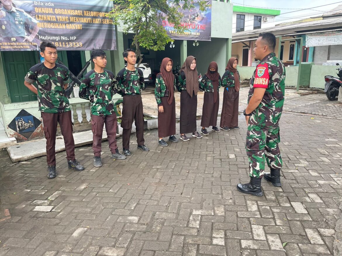 Tingkatkan Kemampuan,Babinsa Koramil 0621-23/PP Kopka Anjar Gelar Kegiatan Pembinaan Pramuka Saka Wira Kartika di Makoramil 0621-23/PP