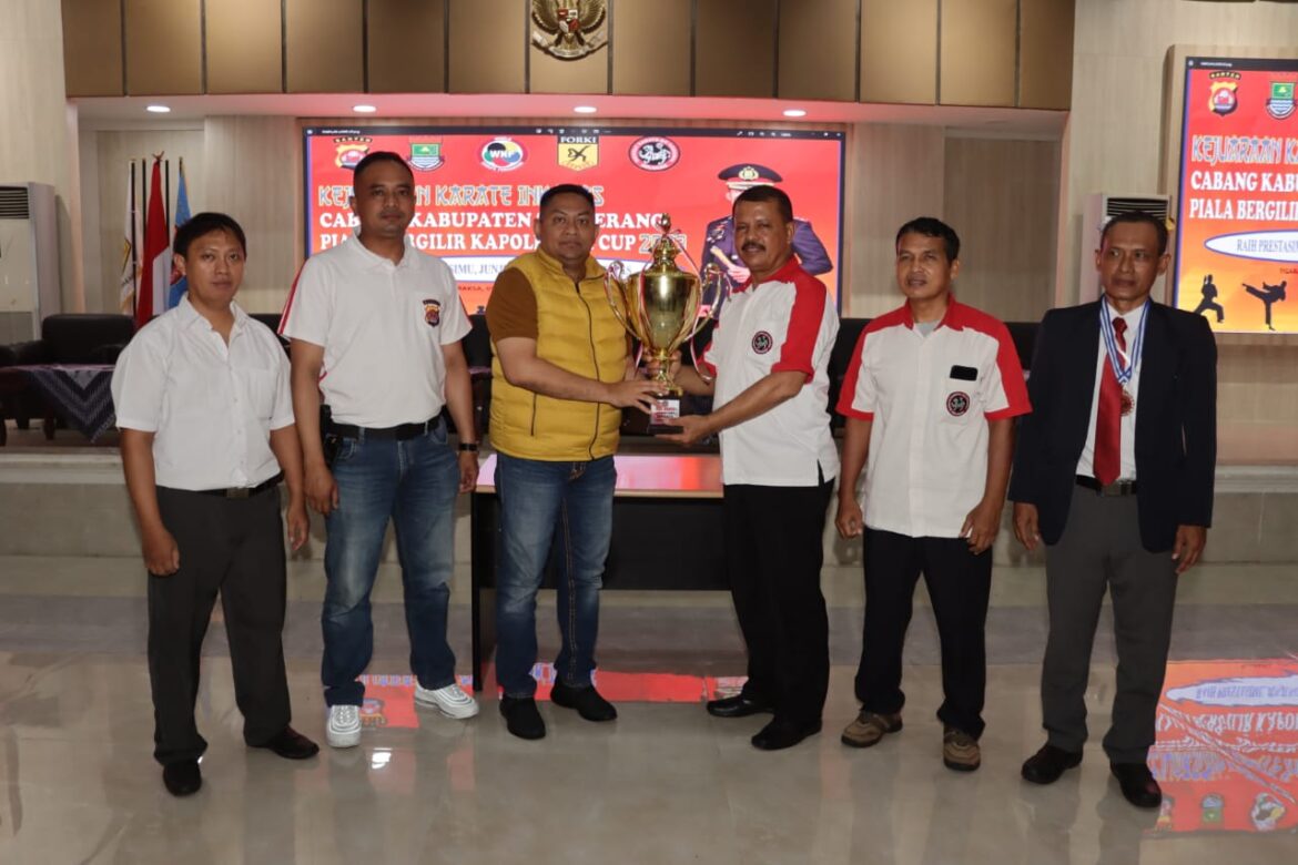 Kapolresta Tangerang Buka Kejuaraan Karate, SMPN 02 Balaraja Sabet Juara Umum