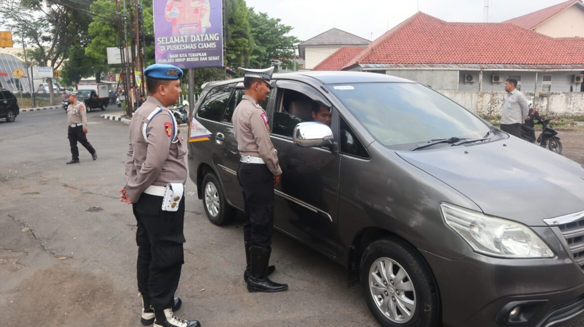 Puluhan Personel Polres Ciamis dan Samsat Gelar Operasi Kendaraan, Sasaran Kendaraan Tak Taat Pajak