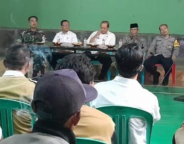 Ops Mantap Brata, Polsek Panjalu Polres Ciamis Datangi Warga Mekarwangi