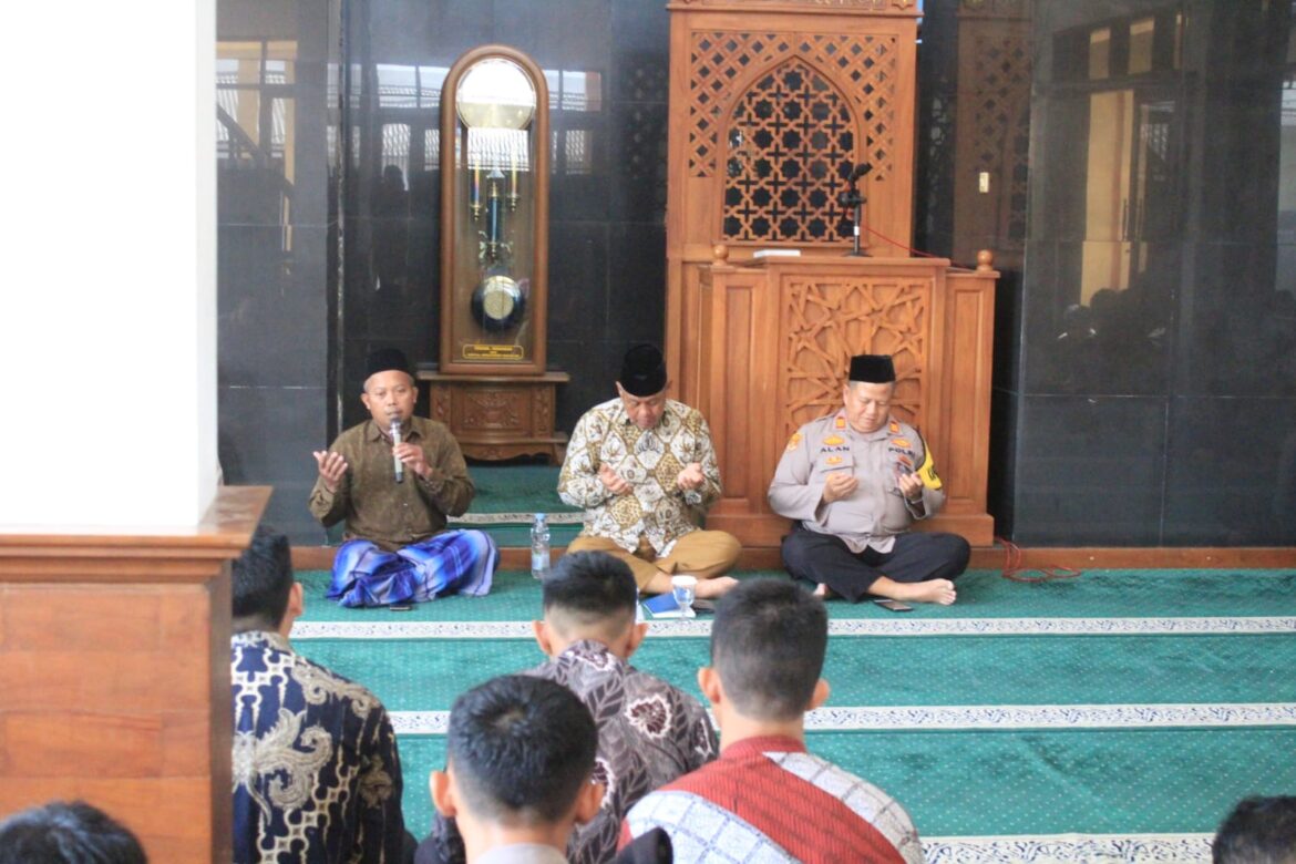 Perkuat Mental Anggota, Polres Ciamis Laksanakan Binrohtal