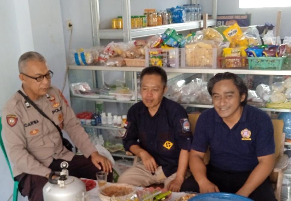 Polsek Sukadana Polres Ciamis Giat Kunjungan Silaturahmi kepada Perangkat Desa Sukadana