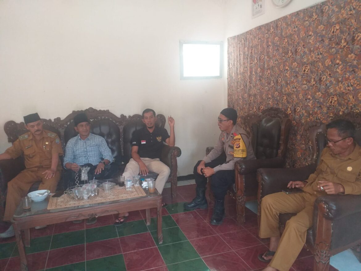 Polsek Panjalu Polres Ciamis Kunjungan Silaturahmi dan Musyawarah di Desa Kertamandala