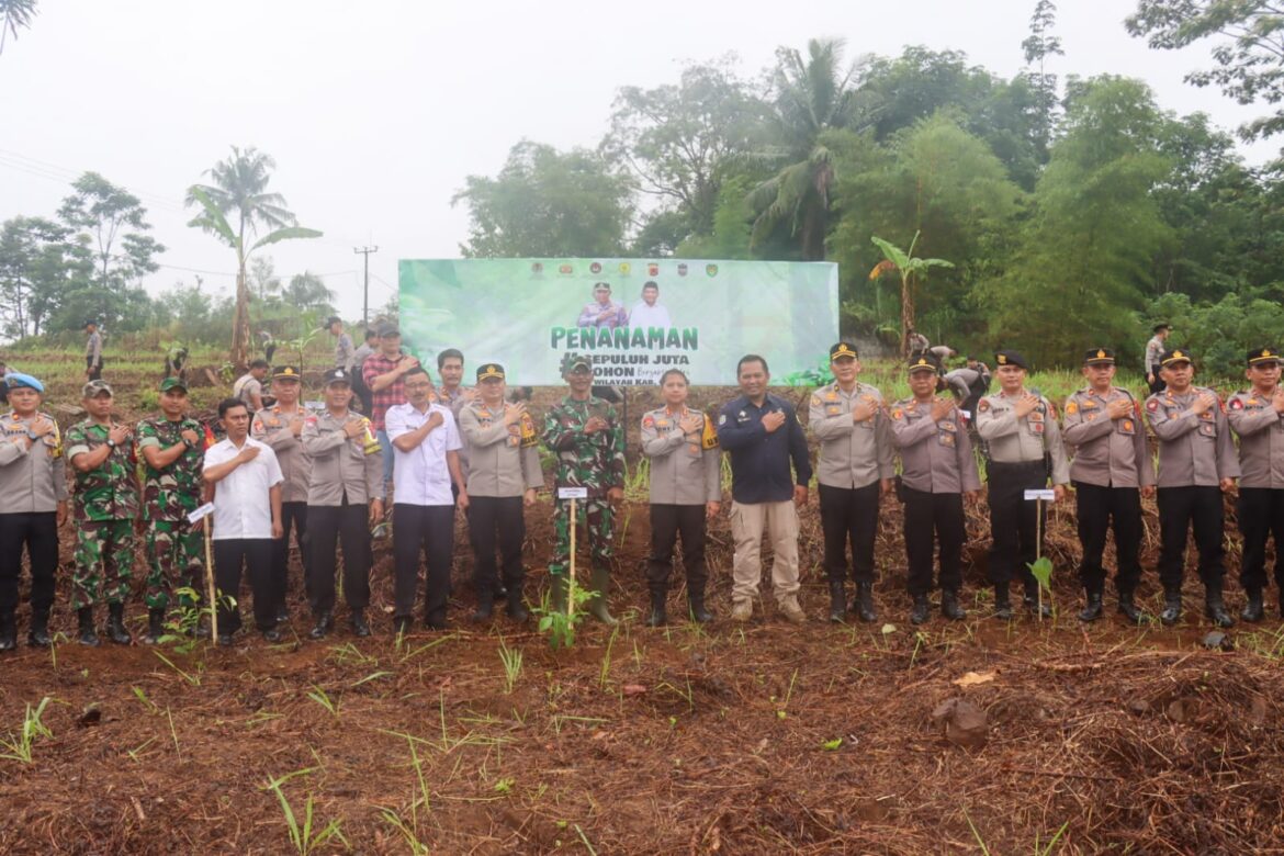 Peduli Lingkungan, Polres Ciamis Gelorakan Gerakan 10 Juta Pohon di Kabupaten Ciamis