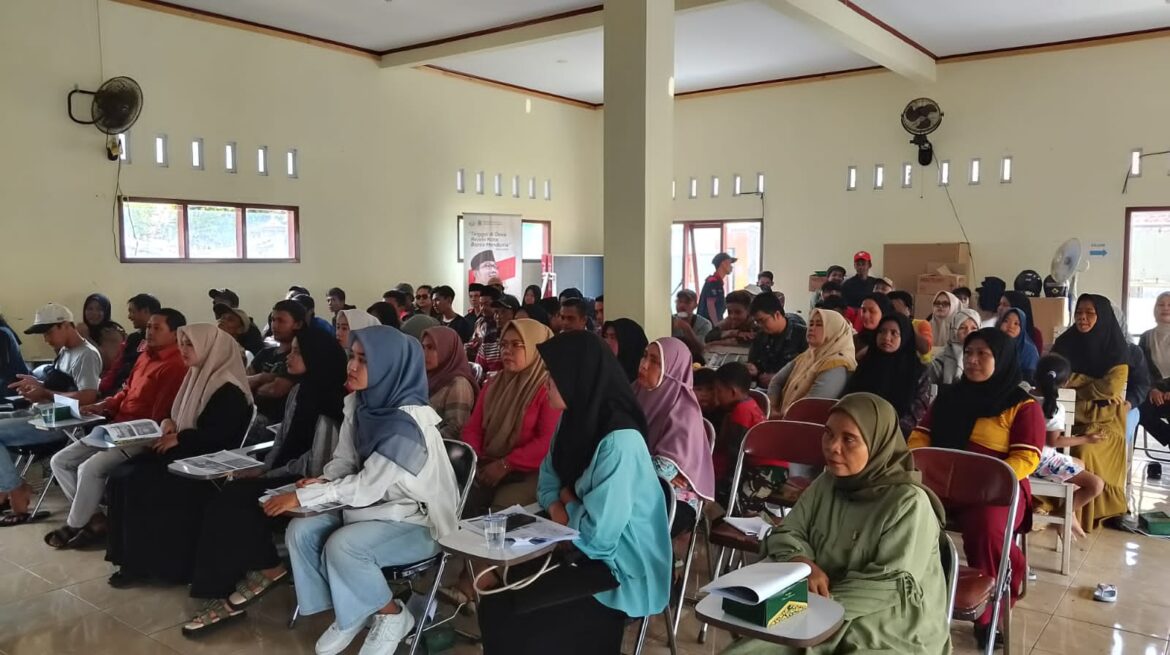 Polsek Cikoneng Polres Ciamis Hadiri Giat Sosialisasi Produk Hukum Daerah di Desa Sukasenang