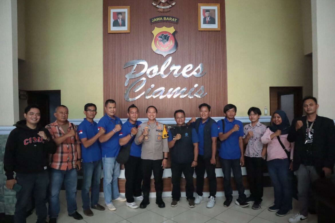 Kapolres Ciamis Ngobrol Bareng Insan Pers Ajak Wujudkan Pemilu 2024 Damai dan Sejuk