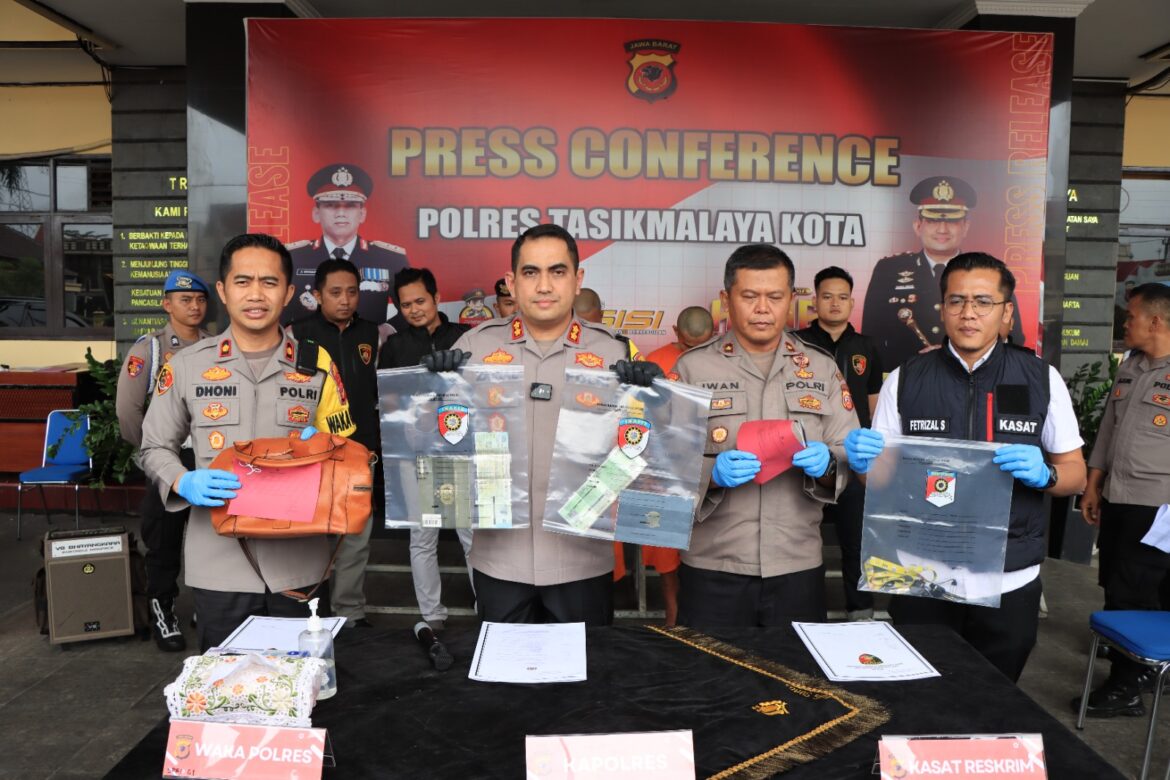 Polres Tasikmalaya Kota Press Release Pengungkapan Pencurian dengan Pemberatan