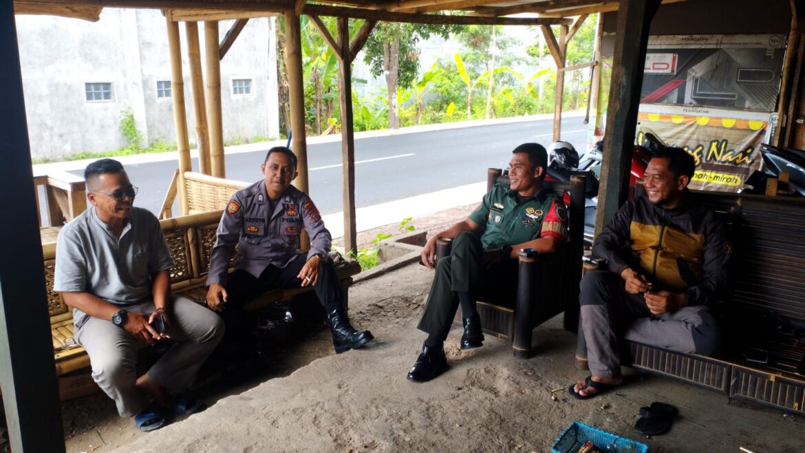 Ops Mantap Brata, Tiga Pilar Kecamatan Cihaurbeuti Patroli Gabungan ke Desa Pasirtamiang