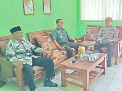 Ops Mantap Brata, Polsek Cisaga Polres Ciamis Koorkom di Sukajaya Beri Imbauan Kamtibmas