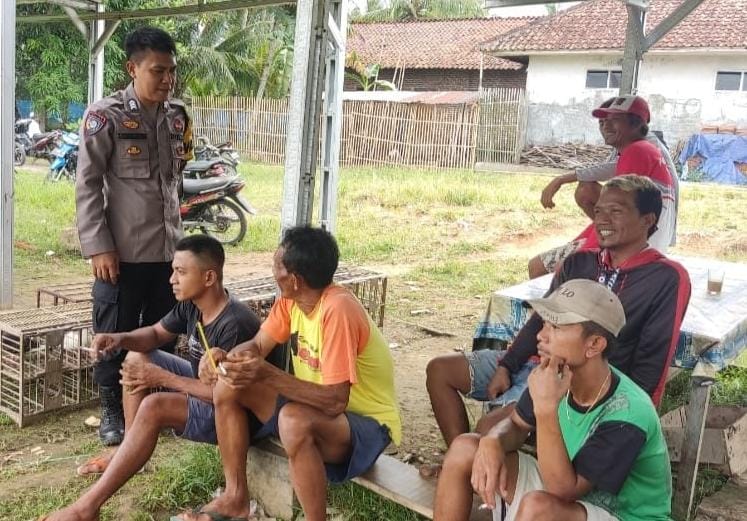 Beri Rasa Aman, Polsek Lakbok Polres Ciamis Kunjungan Silaturahmi kepada Warga Desa Kalapasawit