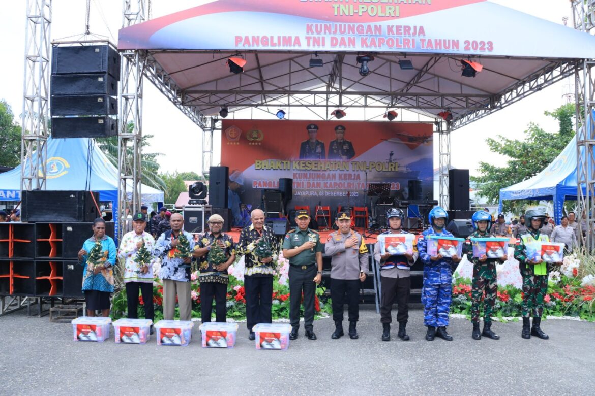 Wujudkan Pemilu Damai, Panglima TNI dan Kapolri Gelar Kegiatan Bhakti Sosial dan Bhakti Kesehatan