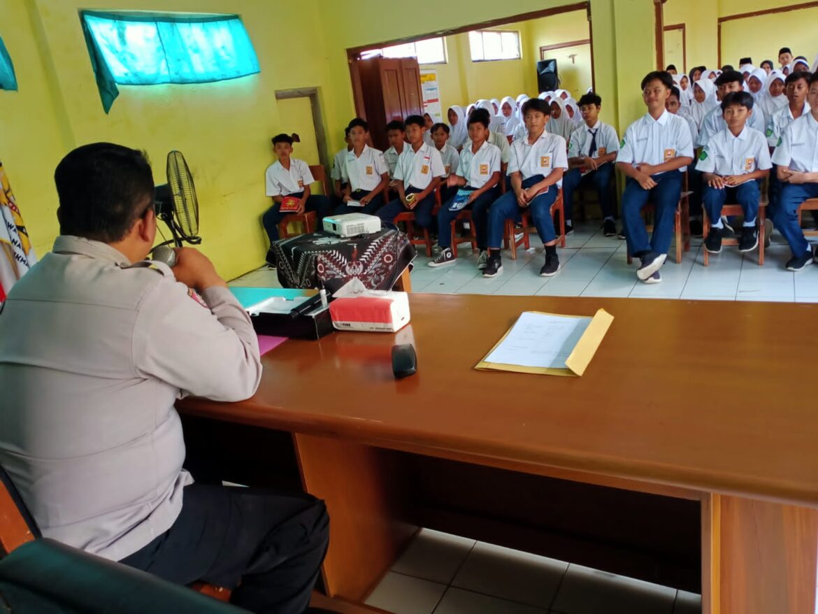 Cegah Bullying atau Perundungan di Sekolah, Kapolsek Kawalu Berikan Binluh di MTS Tanjung