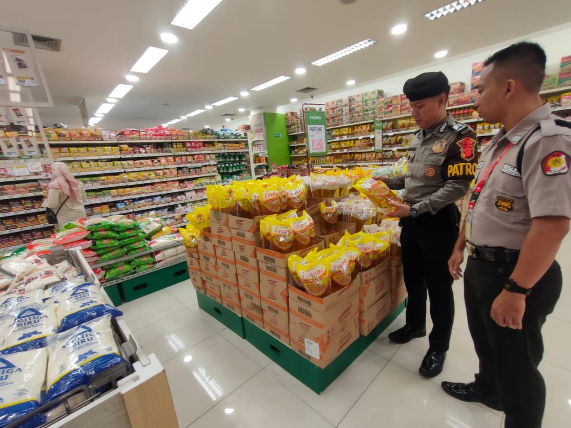 Sat Samapta Polres Ciamis Giat Pemantauan Harga dan Ketersediaan Bahan Pokok di Yogya Toserba