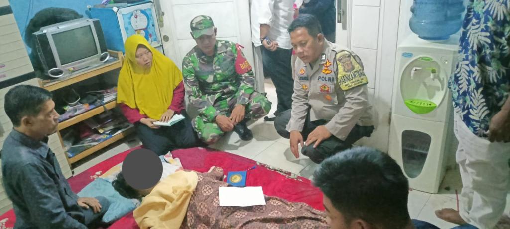 Polsek Ciampea Olah TKP Penemuan Jenazah Seorang Perempuan di Dalam Rumah