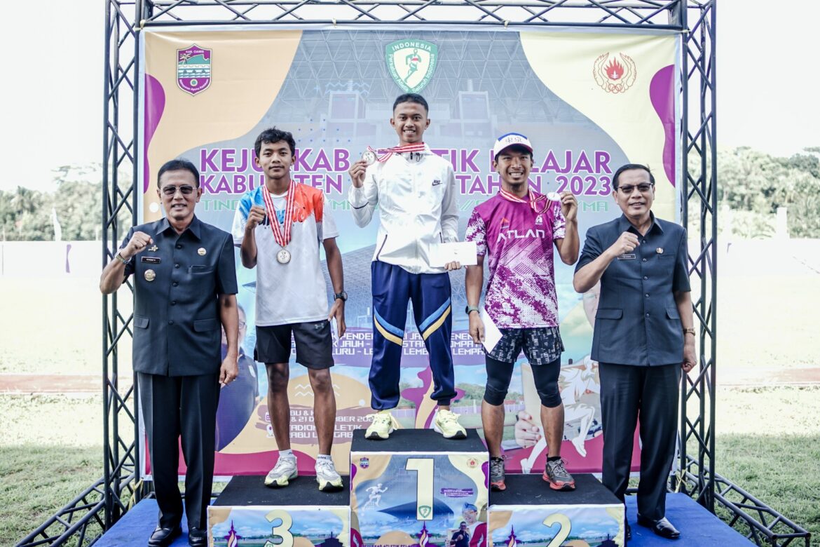 Perdana, Bupati Herdiat Buka Kejurkab Atletik Pelajar Tahun 2023, Sasarkan Kemunculan Bibit Atlet