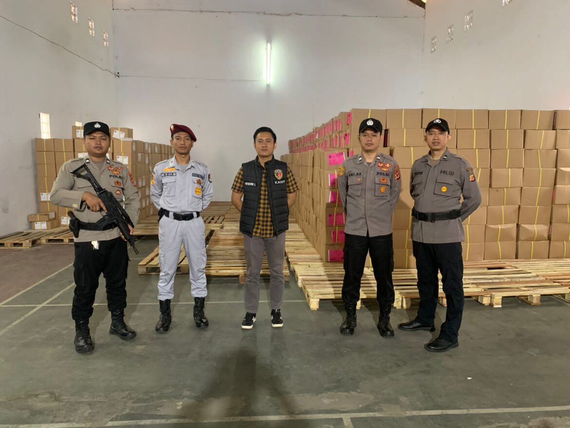 Ops Mantap Brata, Polres Ciamis Siagakan Anggota Pengamanan Surat Suara Pemilu 2024