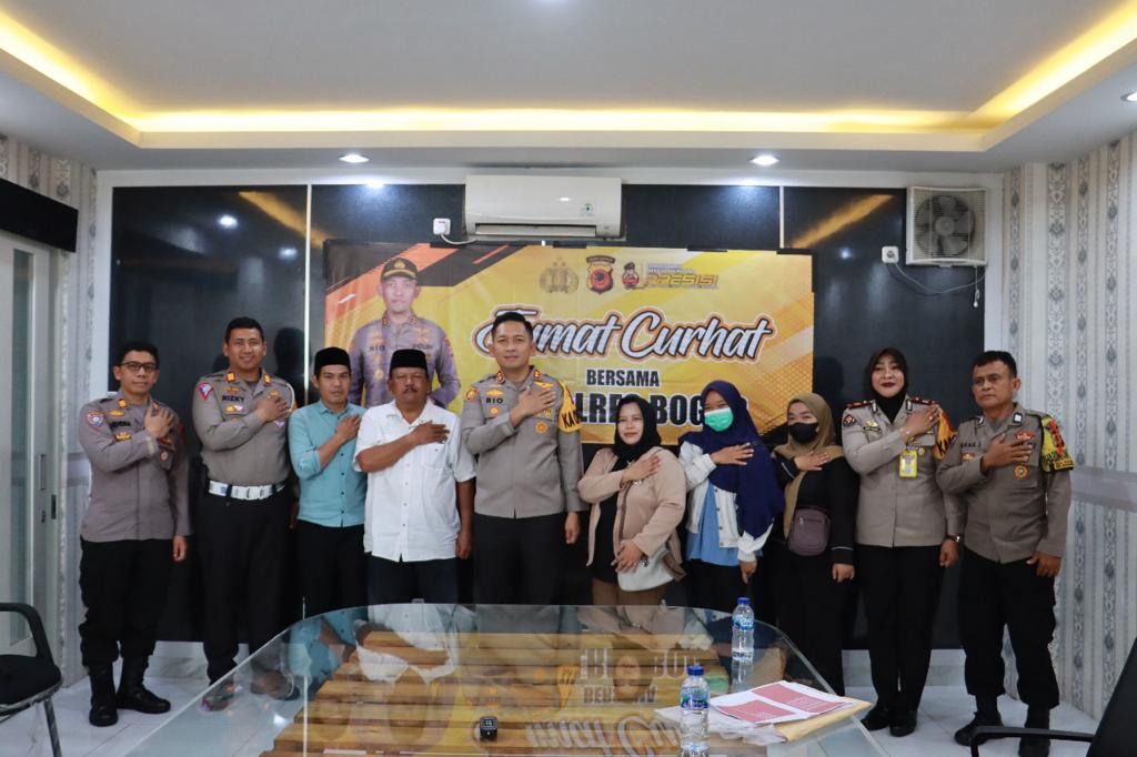 Kapolres Bogor Terjun Langsung Melayani Masyarakat Kabupaten Bogor Di Program Jumat Curhat