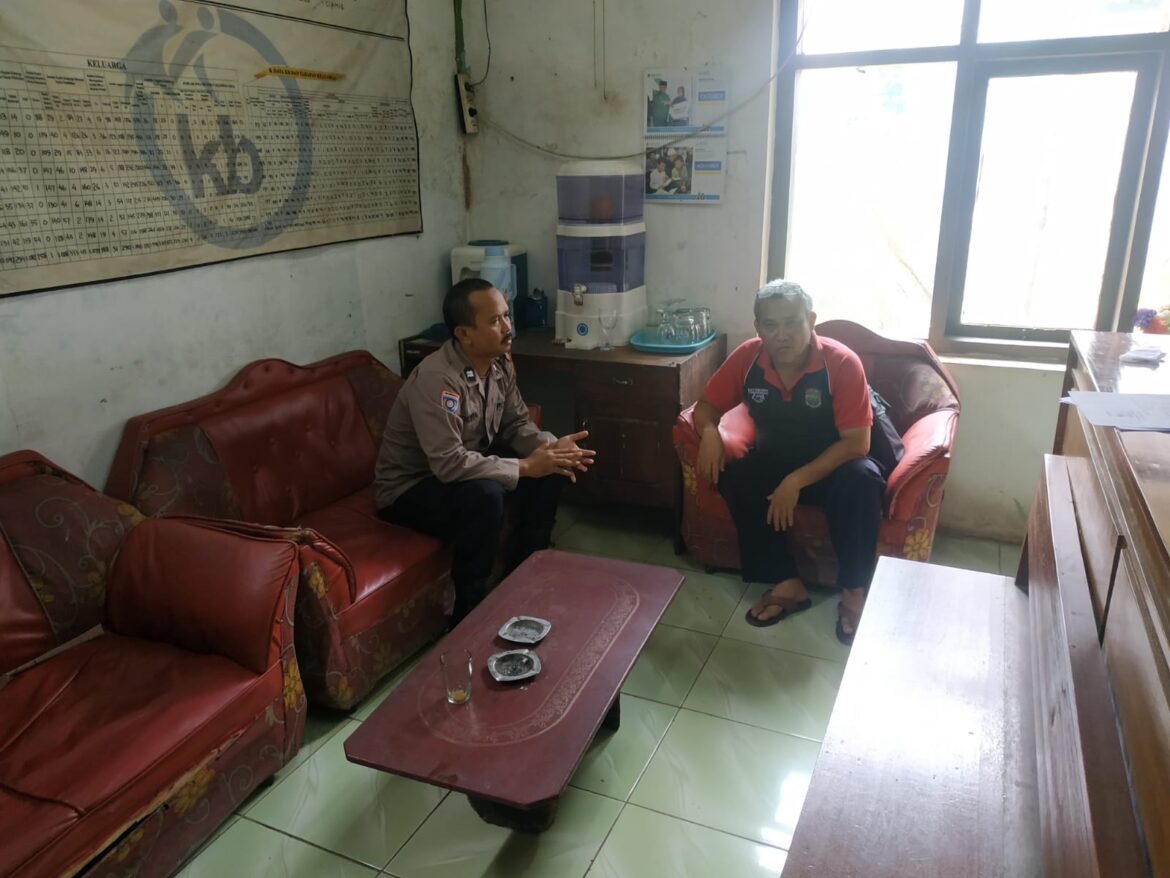Ops Mantap Brata, Polsek Cimaragas Patroli Dialogis ke Warga Raksabaya