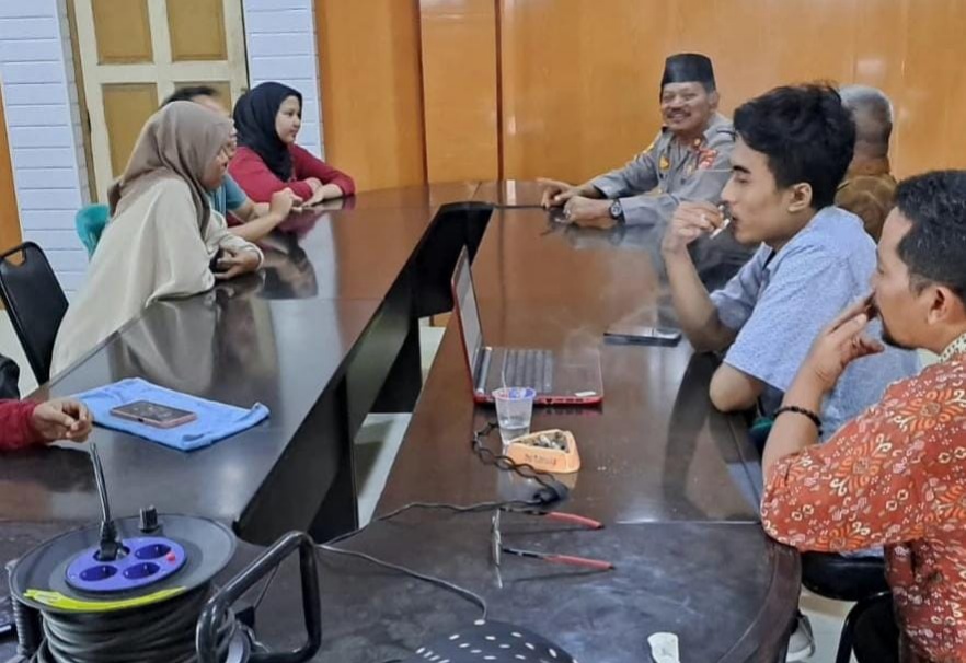 Terima Masukan Warga Cimari Polsek Cikoneng Polres Ciamis Gelar Jumat Curhat