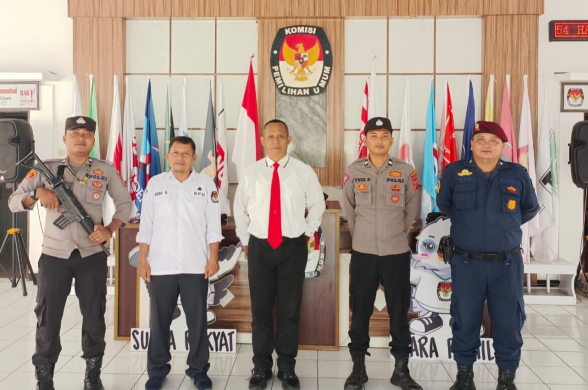 Jelang Pemilu 2024, Polres Ciamis Giat Pam Logistik di Gudang Logistik KPU Ciamis