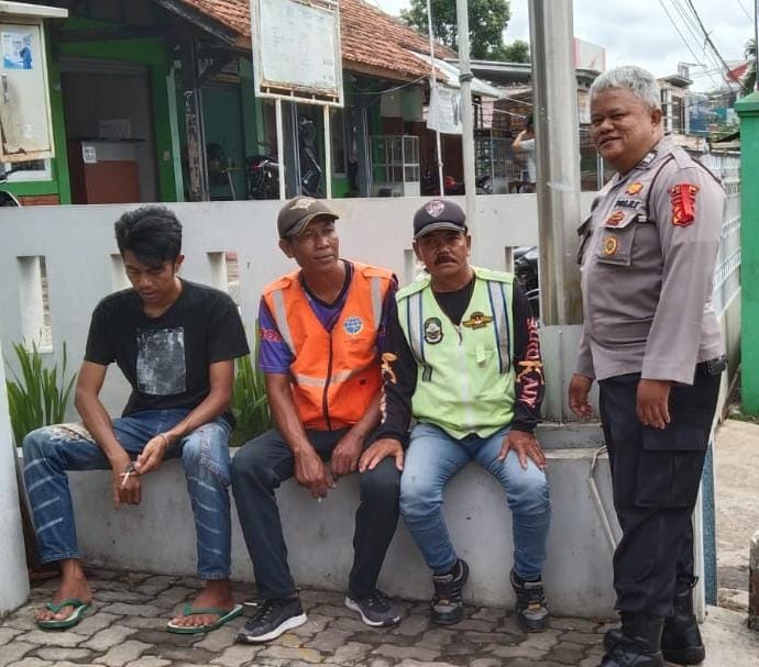 Antisipasi Gangguan Kamtibmas Polsek Kawali Polres Ciamis Kunjungan Silaturahmi dan Binluh Kepada Petugas Parkir