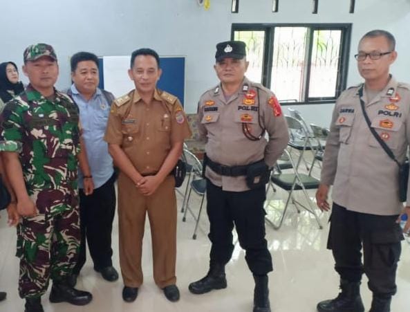 Ops Mantap Brata, Tiga Pilar Kecamatan Sukadana Datangi Warga Sampaikan Binluh Kamtibmas