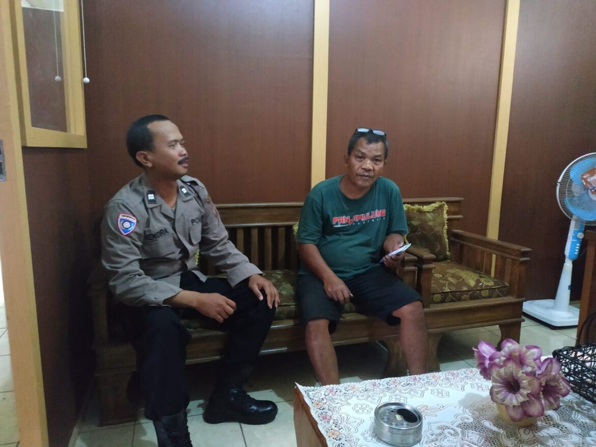 Beri Rasa Aman, Polsek Cimaragas Polres Ciamis Kunjungan Silaturahmi kepada Warga Gandapura Desa Janggala