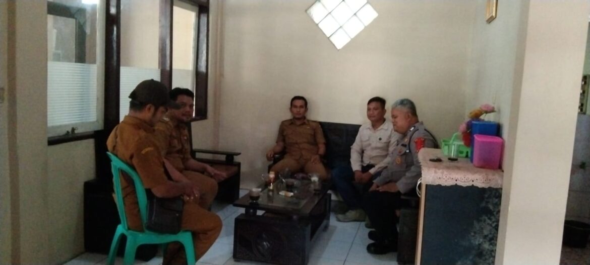 Ops Mantap Brata, Polsek Kawali Polres Ciamis Patroli Dialogis Koorkom ke Warga Citeureup