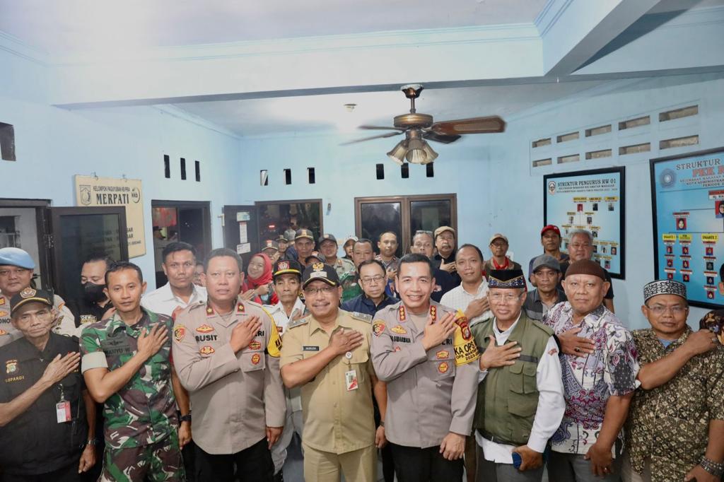 Kapolres Metro Jakarta Timur Pengecekan Pos Satkamling dalam Rangka Cooling System Menghadapi Pemilu 2024