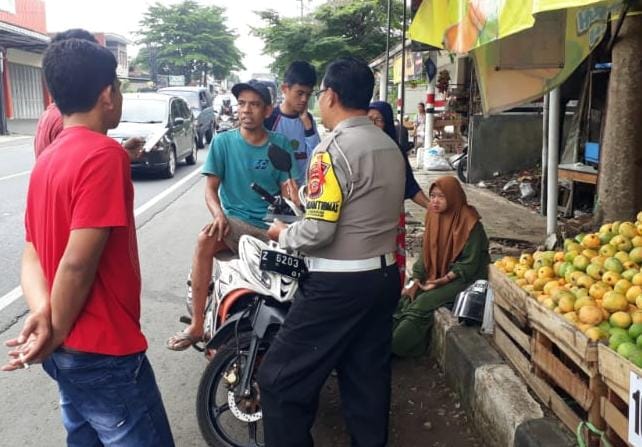 Polsek Cikoneng Polres Ciamis Patroli KRYD Ops Mantap Brata ke Pusat Keramaian