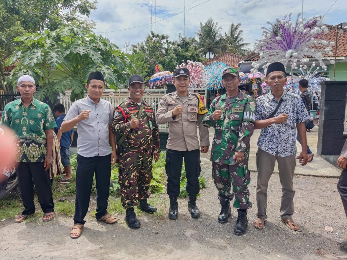 Polsek Lakbok Polres Monitoring Khotmil Quran di Desa Kalapasawit