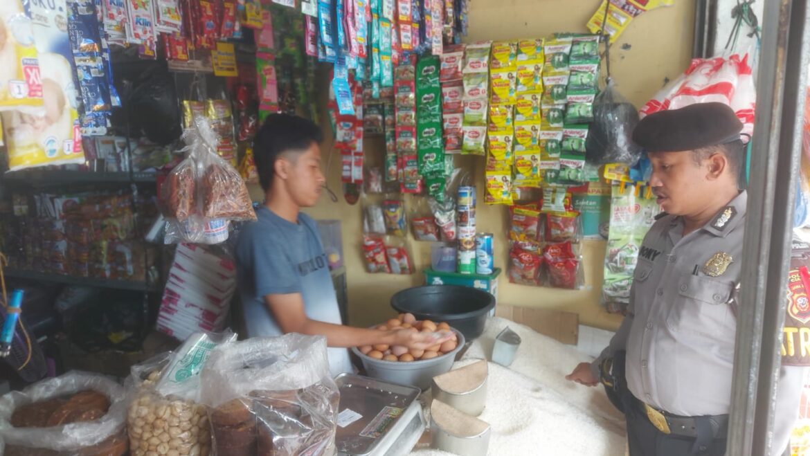 Cegah Penimbunan, Sat Samapta Polres Ciamis Giat Pemantauan Harga dan Ketersediaan Bahan Pokok di Pasar Manis Ciamis