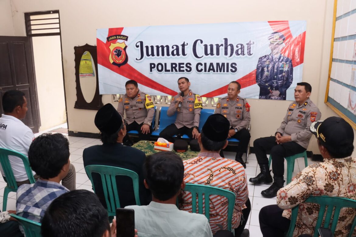 Jumat Curhat, Kapolres Ciamis Ngobrol Bareng Warga Lakbok