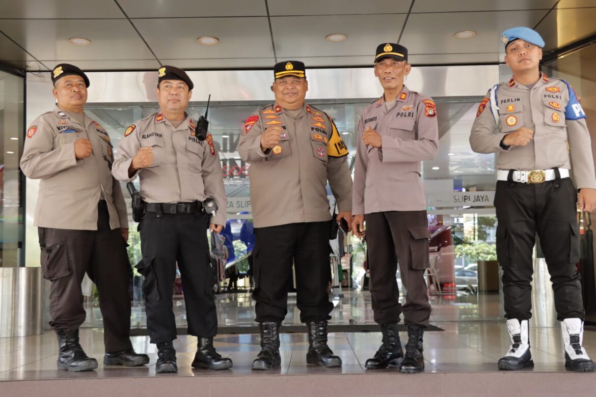 Halo Polisi, Polres Jakbar dan Polsek Palmerah Hadir Di Mall Slipi Jaya Beri Kemudahan Pelayanan Kepolisian