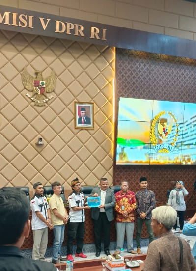DPR RI Komisi V Sambut Hangat Semangat Peduli Lingkungan dari Paguyuban GEMA ABAH Parung Panjang