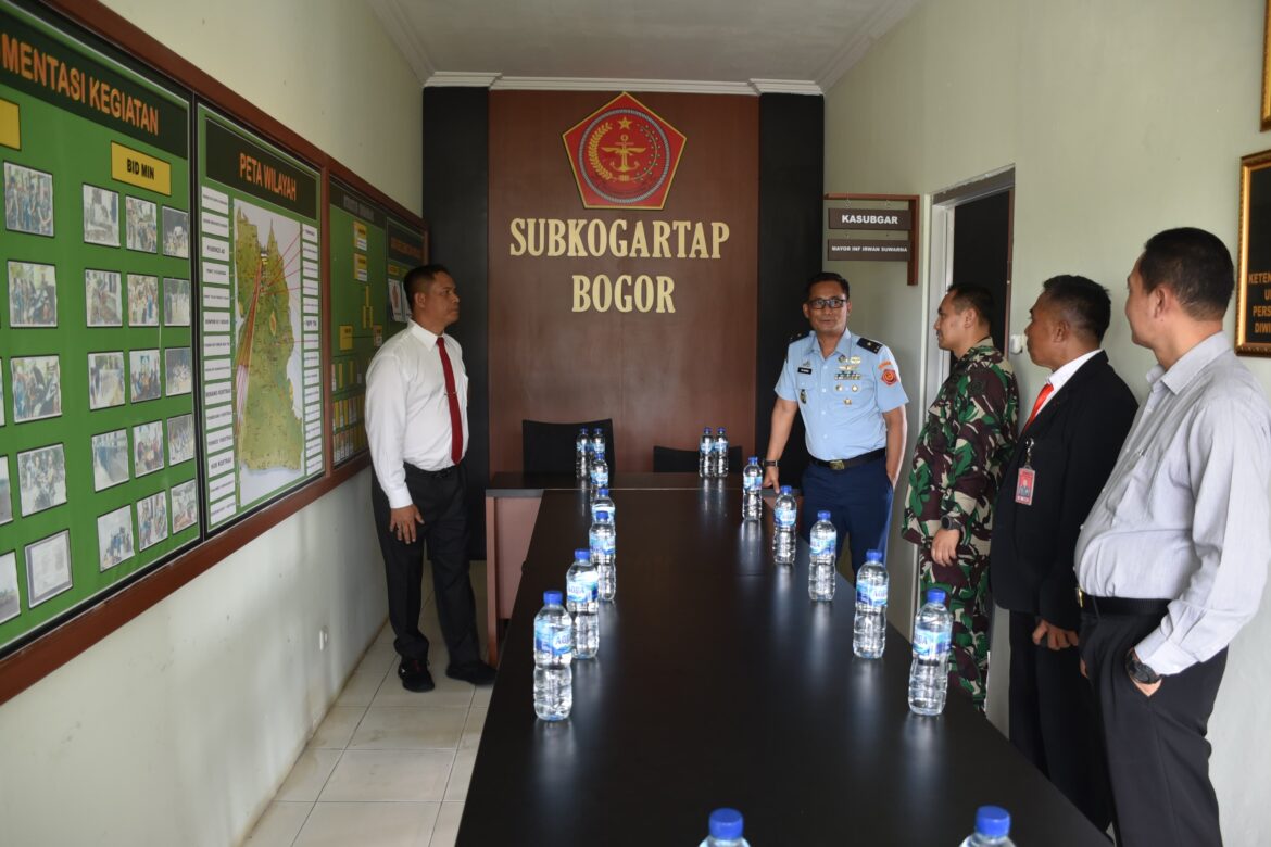Kepala Staf Komando Garnisun Tetap ll/Bandung Marsma TNI Tri Bowo Kunker Perdana ke Subkogartap 0606/Bogor