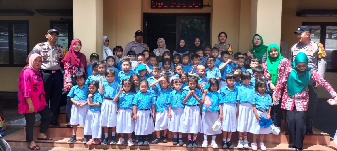 Polisi Sahabat Anak, Polsek Tambora Tanamkan Sejak Dini Sosok Polisi Yang Humanis