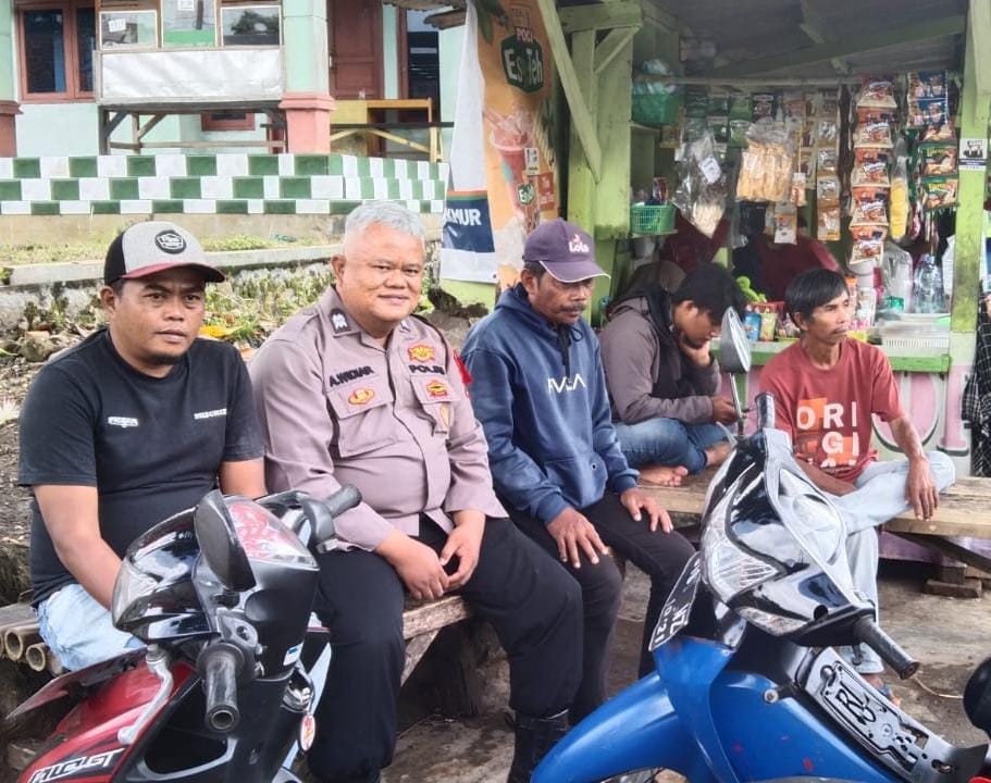 Ops Mantap Brata, Polsek Kawali Polres Ciamis Patroli Dialogis Koorkom ke Warga Winduraja