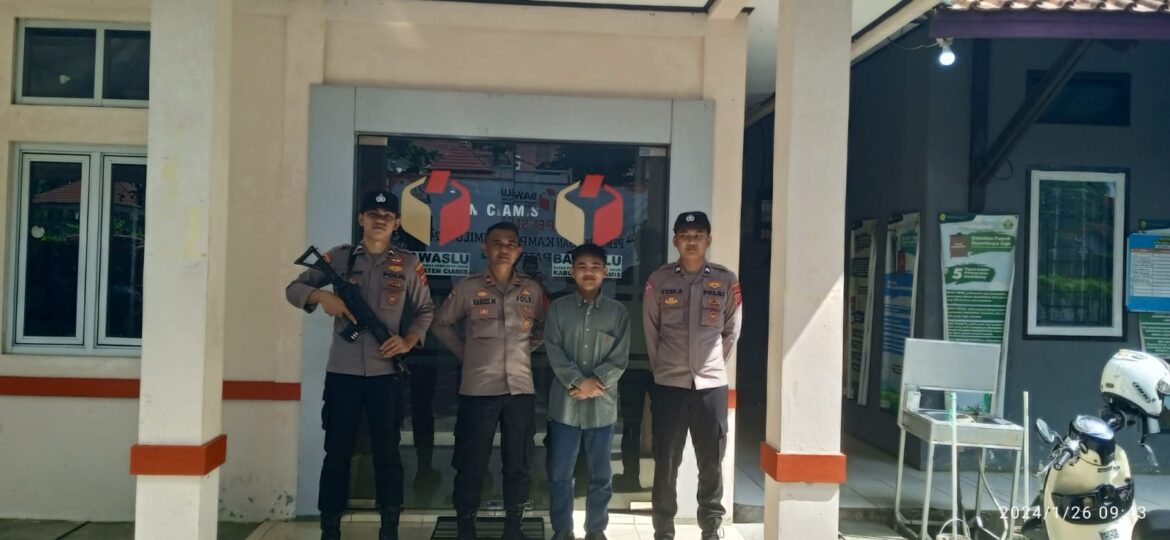 Ops Mantap Brata, Polres Ciamis Siagakan Personel PAM di Kantor Bawaslu Ciamis
